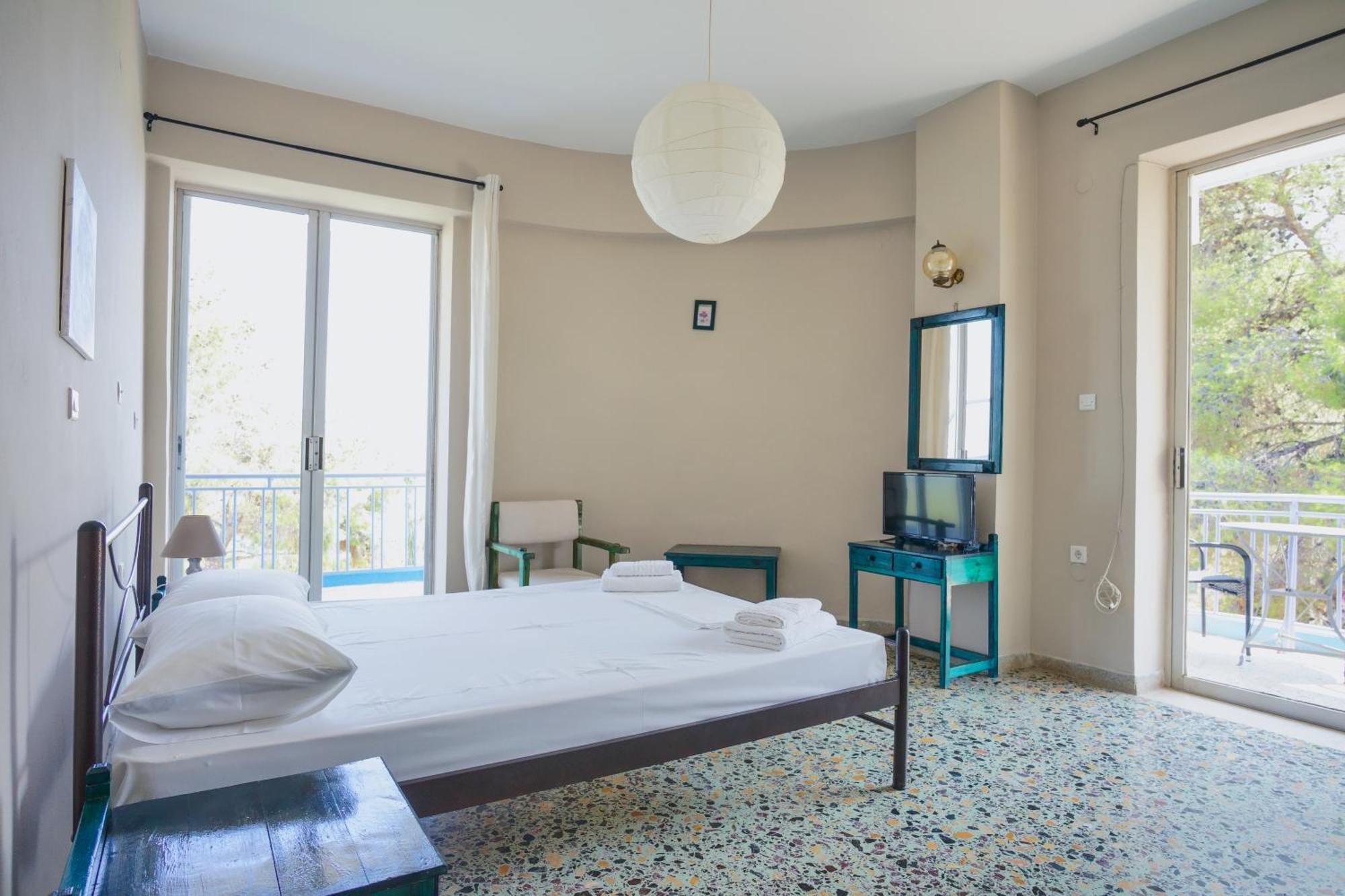 Hotel Korfos - Ξενοδοχείο Κόρφος Renovated Exterior photo